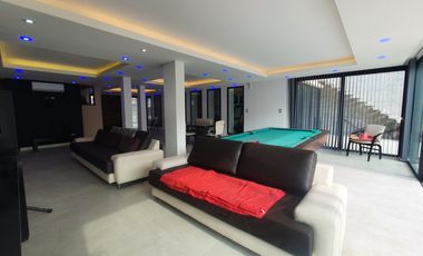 Venta - Chalet seis ambientes con sotano y quincho - Concepción Arenal 4743