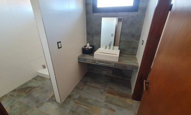 Venta - Chalet seis ambientes con sotano y quincho - Concepción Arenal 4743