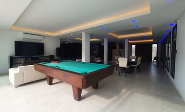 Venta - Chalet seis ambientes con sotano y quincho - Concepción Arenal 4743