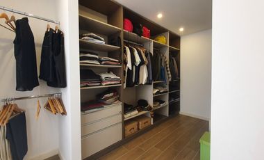 Venta - Chalet seis ambientes con sotano y quincho - Concepción Arenal 4743