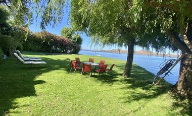 Piscina Quincho Orilla Lago Rapel Quebrada Honda agua siempr