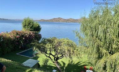 Piscina Quincho Orilla Lago Rapel Quebrada Honda agua siempr