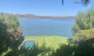Piscina Quincho Orilla Lago Rapel Quebrada Honda agua siempr