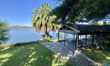 Piscina Quincho Orilla Lago Rapel Quebrada Honda agua siempr