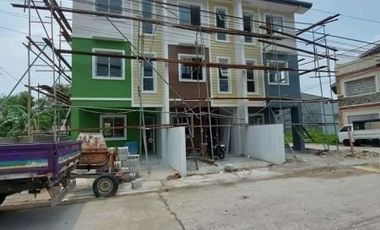 3 Storey Townhouse for sale in imus cavite