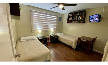 SE VENDE CASA DUPLEX REMODELADA EN CONDADO DEL REY $385,000