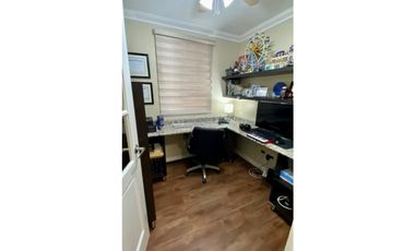 SE VENDE CASA DUPLEX REMODELADA EN CONDADO DEL REY $385,000