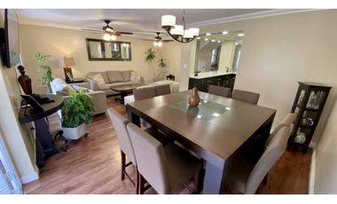 SE VENDE CASA DUPLEX REMODELADA EN CONDADO DEL REY $385,000