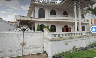Rumah di Mojoklanggaru kidul Cocok untuk tempat tinggal klinik dan kantor strategis