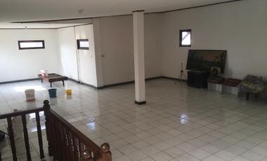 Dijual  rumah   lama  terawat, di menteng  karang setiabudi