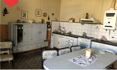 CASONA (Calle 24 e/17 y favaloro)