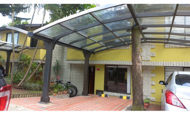 Venta casa unidad cerrada en Medellín - Loma de los Bernal