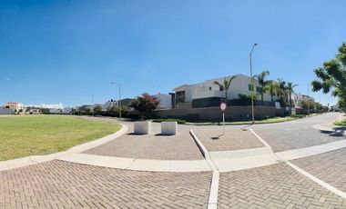 Terreno a la venta en Residencial Las Plazas , construya a su gusto