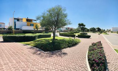 Terreno a la venta en Residencial Las Plazas , construya a su gusto