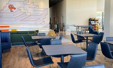 Venta de oficina con espacios inteligentes frente Antea