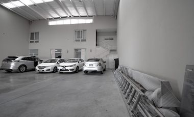 Bodega con Departamento en Zona Sur de Guadalajara Bugambilias