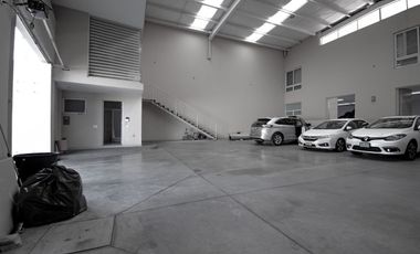 Bodega con Departamento en Zona Sur de Guadalajara Bugambilias