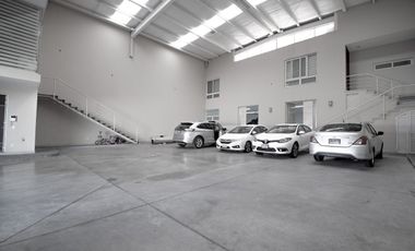 Bodega con Departamento en Zona Sur de Guadalajara Bugambilias