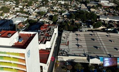 Bodega con Departamento en Zona Sur de Guadalajara Bugambilias