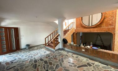 casa en venta en la riviera. Cod V2490