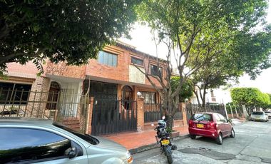 casa en venta en la riviera. Cod V2490