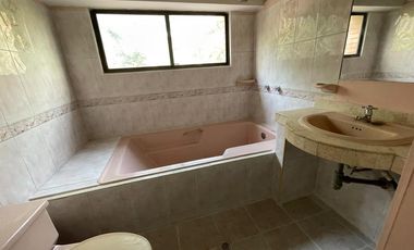 casa en venta en la riviera. Cod V2490