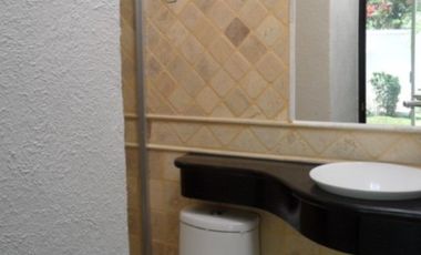 1 nivel a espaldas de Walmart