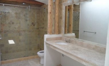 1 nivel a espaldas de Walmart