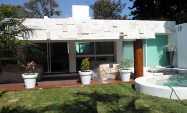 1 nivel a espaldas de Walmart