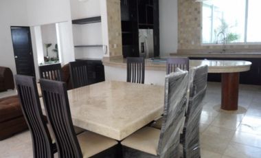 1 nivel a espaldas de Walmart