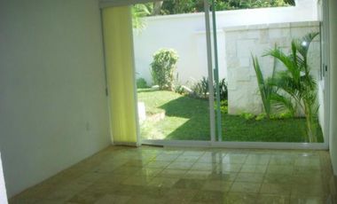 1 nivel a espaldas de Walmart