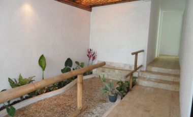 1 nivel a espaldas de Walmart