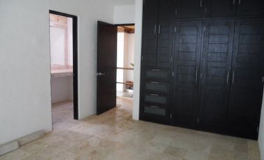 1 nivel a espaldas de Walmart