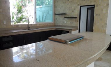 1 nivel a espaldas de Walmart