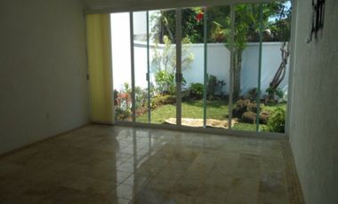 1 nivel a espaldas de Walmart