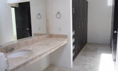 1 nivel a espaldas de Walmart