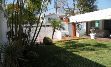 1 nivel a espaldas de Walmart