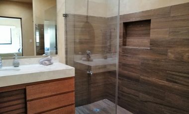 CONKAL. EN PRIVADA RESIDENCIA DE UNA PLANTA, 3 RECAMARAS, PISCINA, ETC.