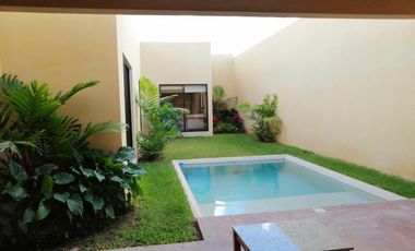 CONKAL. EN PRIVADA RESIDENCIA DE UNA PLANTA, 3 RECAMARAS, PISCINA, ETC.