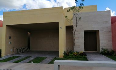CONKAL. EN PRIVADA RESIDENCIA DE UNA PLANTA, 3 RECAMARAS, PISCINA, ETC.