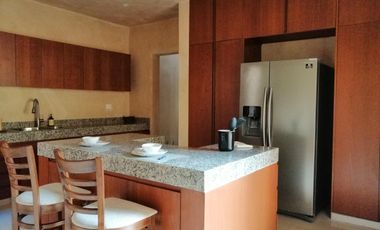 CONKAL. EN PRIVADA RESIDENCIA DE UNA PLANTA, 3 RECAMARAS, PISCINA, ETC.