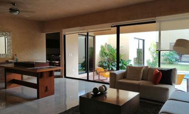 CONKAL. EN PRIVADA RESIDENCIA DE UNA PLANTA, 3 RECAMARAS, PISCINA, ETC.