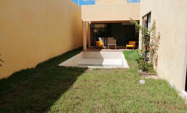 CONKAL. EN PRIVADA RESIDENCIA DE UNA PLANTA, 3 RECAMARAS, PISCINA, ETC.