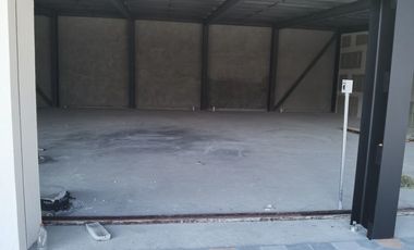 Se vende local en Coatepec en Plaza Comercial