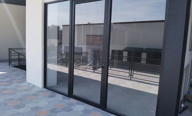 Se vende local en Coatepec en Plaza Comercial