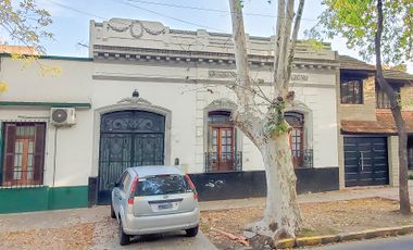 Casa en venta 4 dormitorios Lomas de Zamora