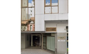 OFICINA RECICLADA A NUEVA A LA CALLE BOLIVAR 3000