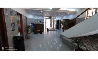 OFICINA RECICLADA A NUEVA A LA CALLE BOLIVAR 3000