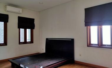 sewa rumah murah mewah Setra Duta Bandung dekat universitas