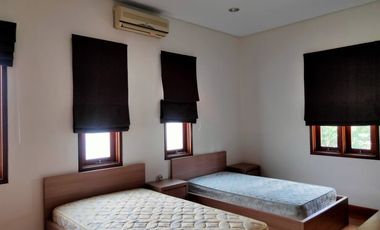 sewa rumah murah mewah Setra Duta Bandung dekat universitas